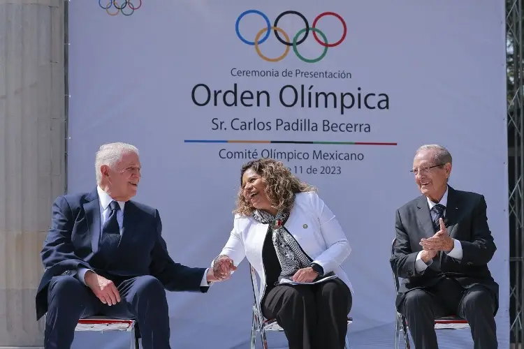 Carlos Padilla recibe la Orden Olímpica, máxima distinción que otorga el COI