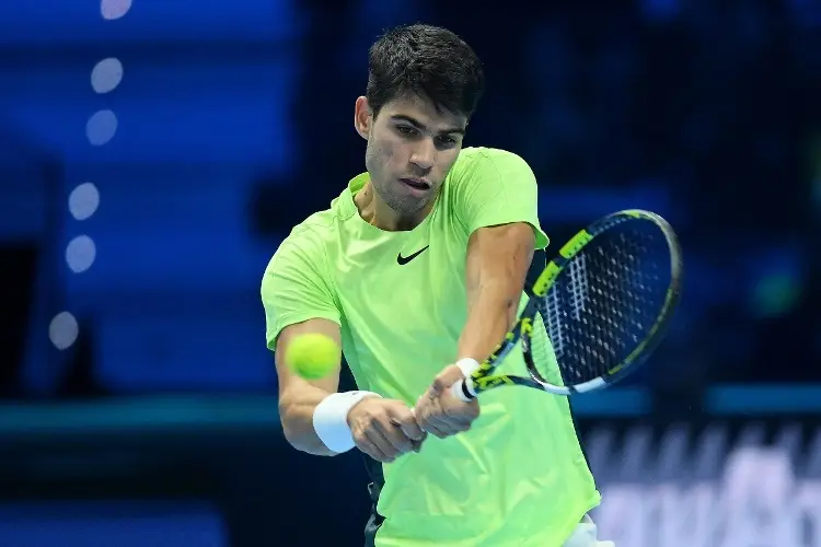 Carlos Alcaraz tropieza en el ATP Finals contra Zverev 