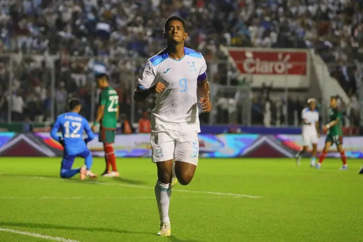 México naufraga y pierde ante Honduras 