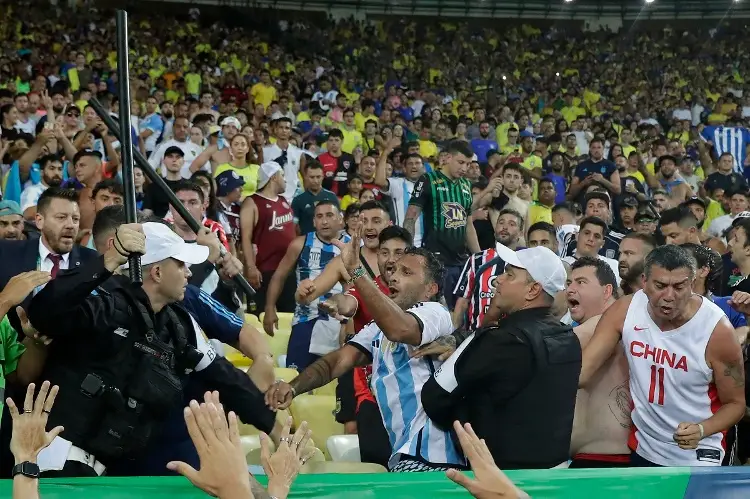 Prisión para una argentina detenida por insultos racistas en el Maracaná