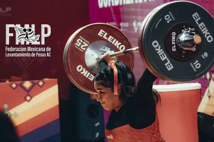 Mexicana Mayrin Hernández deslumbra en el Mundial Juvenil de Pesas