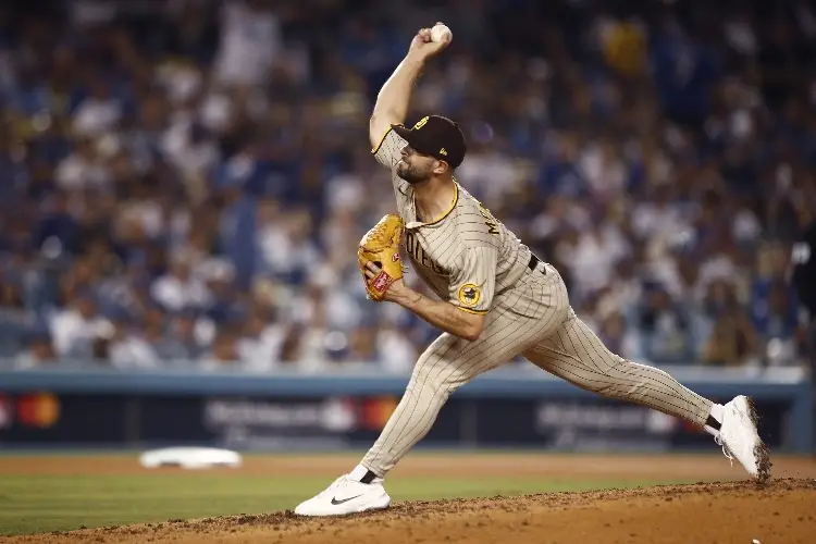 Nick Martínez firma por dos temporadas con los Rojos de Cincinnati