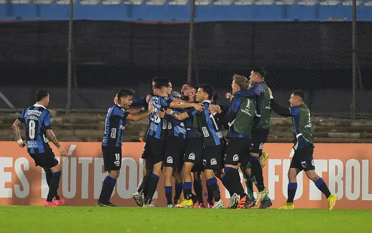 Liverpool se corona en Uruguay sin jugar