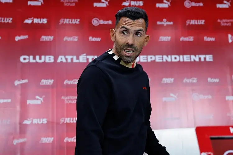 Carlos Tévez renueva como técnico del Independiente