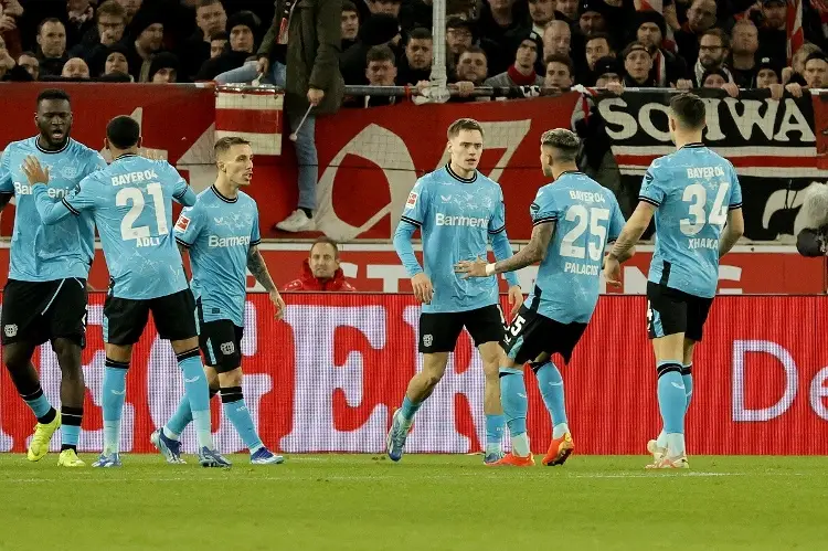 Se estanca Leverkusen pero sigue mandando en la Bundesliga
