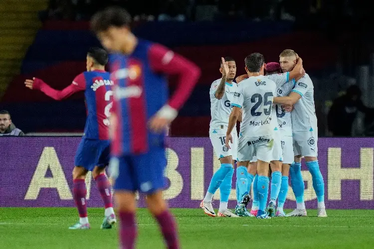 Girona golea al Barcelona y es líder absoluto en La Liga
