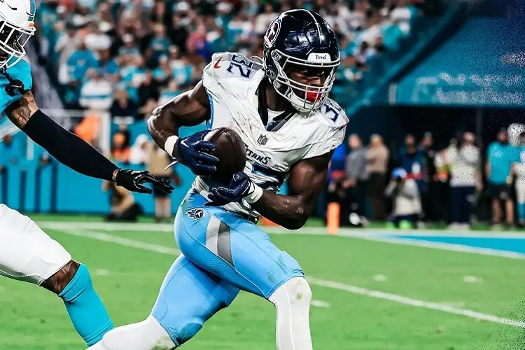 NFL: Titanes da la campanada y vence a los Delfines