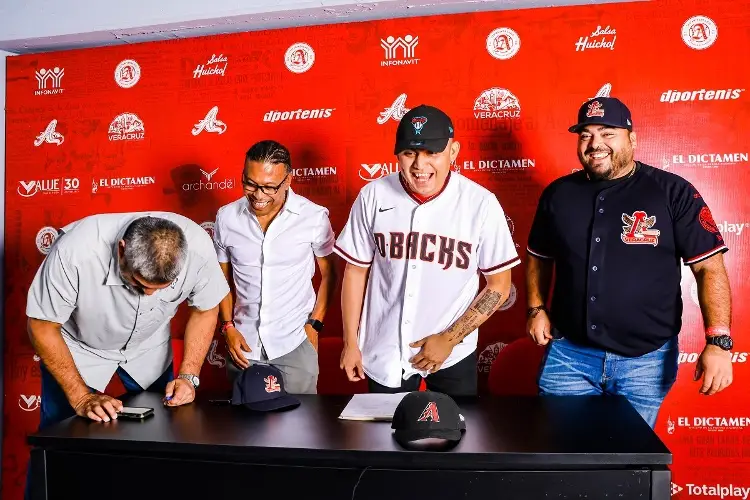 Jugador de El Águila es firmado por los Diamondbacks Arizona