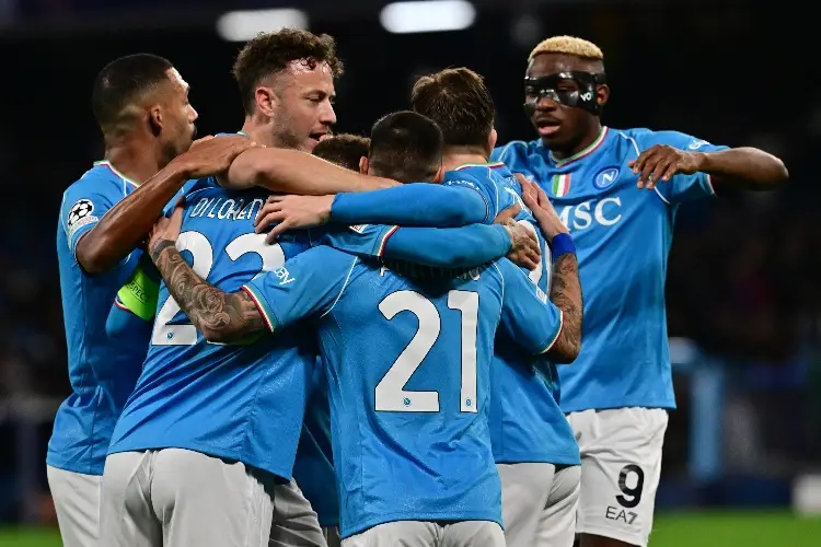 Napoli concreta su pase a la fase final de la Champions