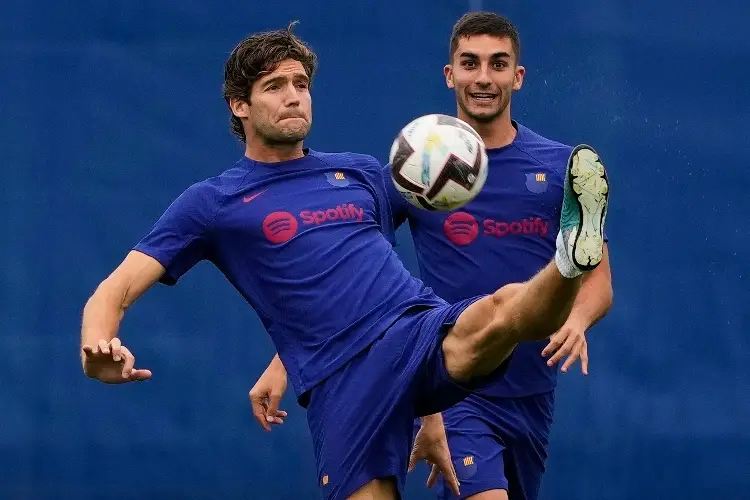 Futbolista del Barcelona termina en el quirófano 