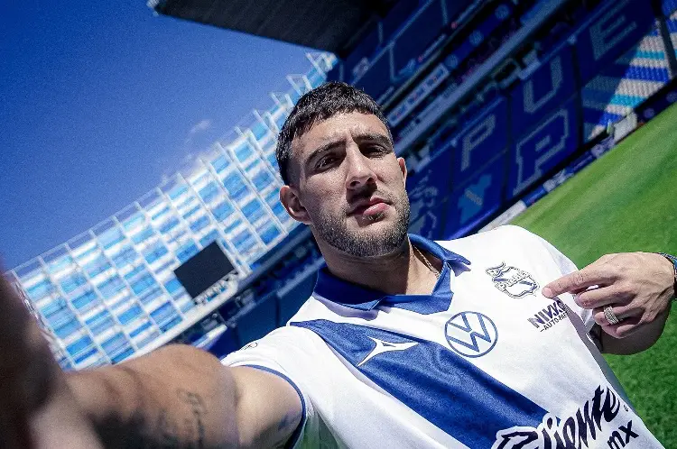 Puebla ficha a seleccionado canadiense