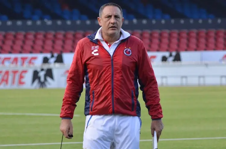 Ex DT del Tiburón llega a dirigir a club propiedad del Manchester City