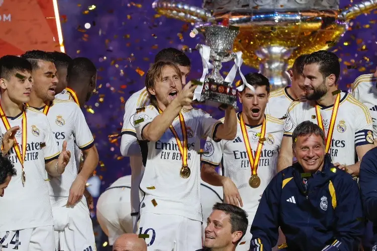 Real Madrid celebra su título número 13 de la Supercopa de España