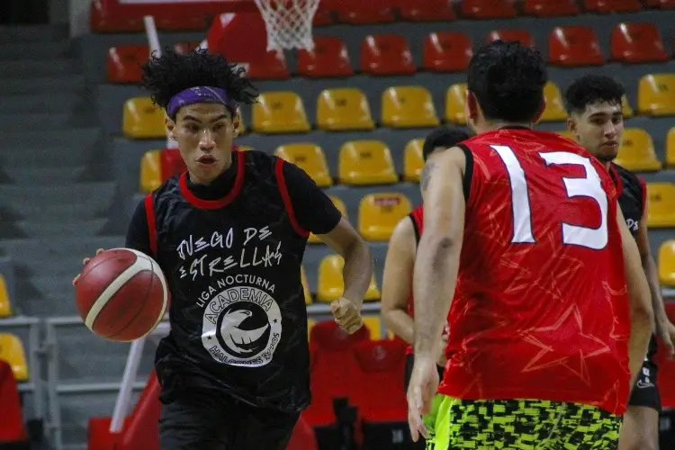 Celebran Juego de Estrellas de la Liga Nocturna en el Benito Juárez