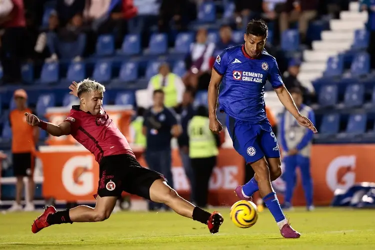 Cruz Azul se llena de confianza y vence a Tijuana 