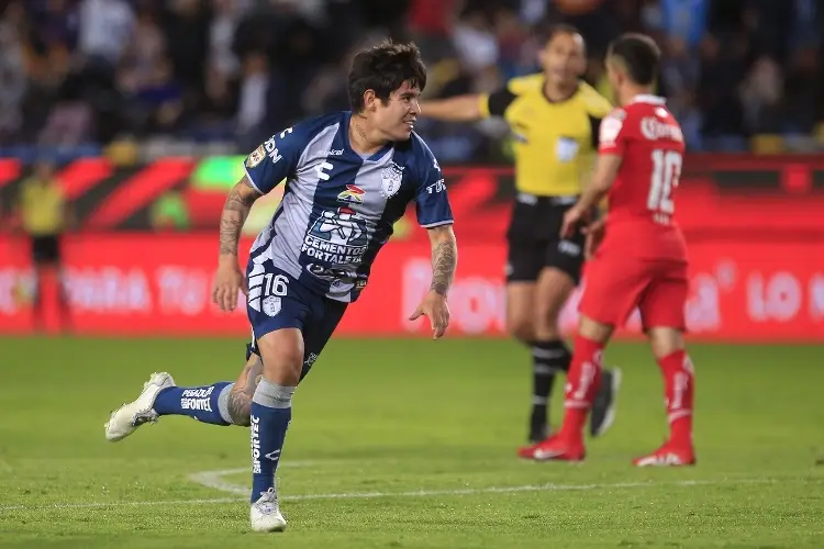 'Chofis' le da el triunfo a Pachuca en una lluvia de goles 