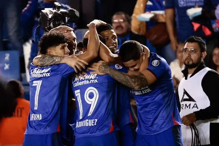 ¡La máquina está encendida! Cruz Azul arrolla a Querétaro 