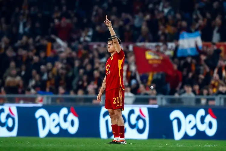 Roma despierta con goleada al Cagliari