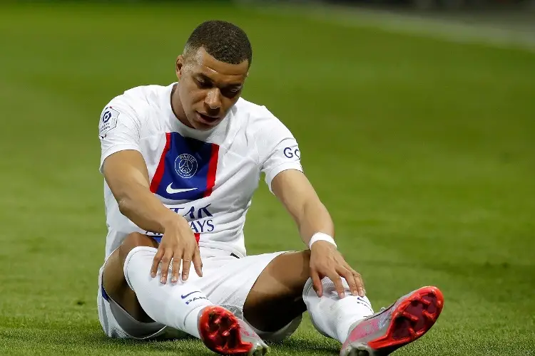 Mbappé se ausenta del entrenamiento del PSG y es duda para la Champions 