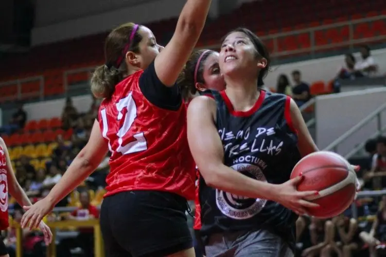 Liga Nocturna Halcones Rojos de Veracruz celebra Juego de Estrellas Femenil