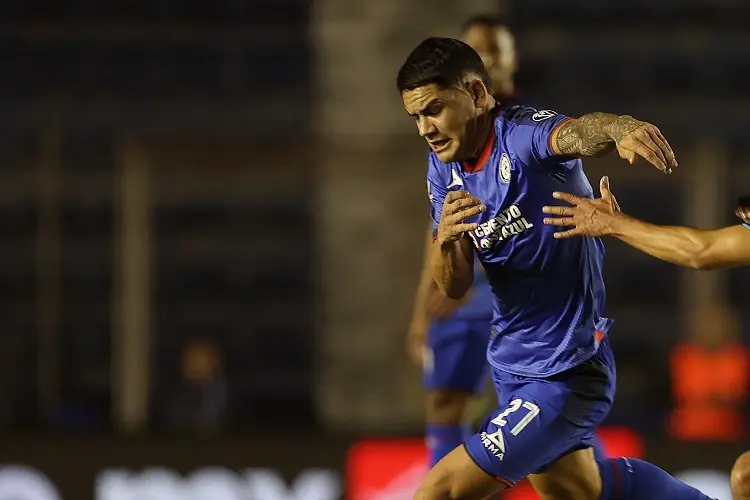 ¡'Toro' Fernández fuera de Cruz Azul por todo el torneo!