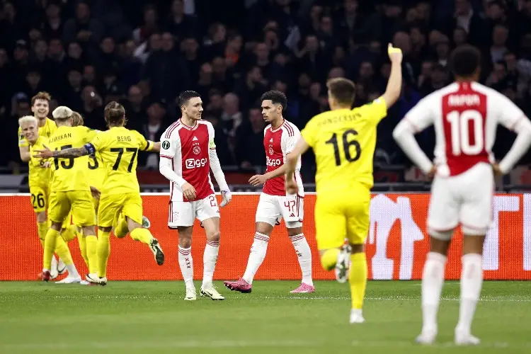 Ajax sufre para empatar en tiempo de compensación en Europa League