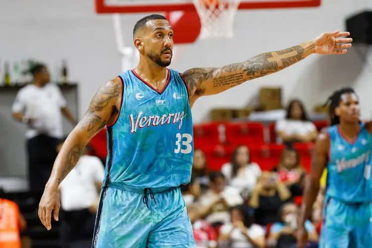 Michael Henry, ex de los Halcones Rojos de Veracruz, vuelve a México para la CIBACOPA