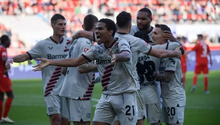 Leverkusen sigue firme en la lucha por ganar la Bundesliga