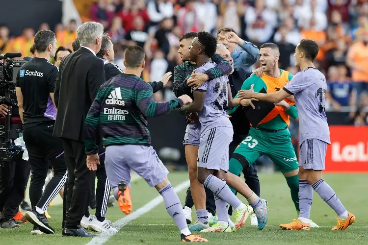 Valencia niega acreditación para grabar serie de Vinicius