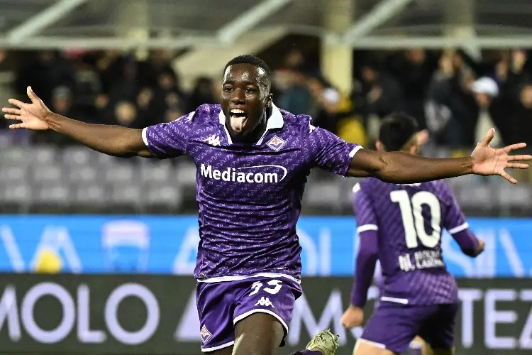 Fiorentina remonta a la Lazio en un gran duelo