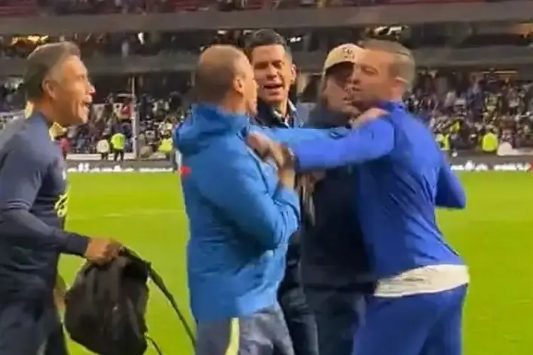 Sancionan al cuerpo técnico del América por agredir a Cruz Azul
