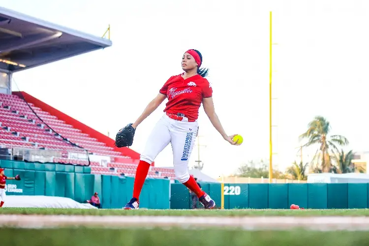 El Águila destaca en la Liga Mexicana de Softbol