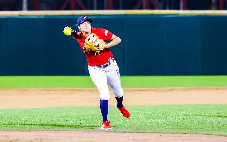 Majo Valenzuela, la jugadora sordomuda que hace historia con El Águila de Veracruz