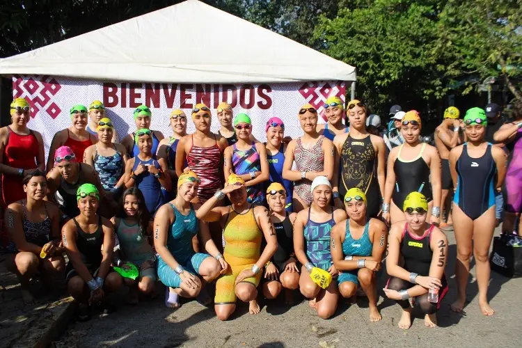 Clasifican 19 veracruzanos al Nacional de Aguas Abiertas, tras selectivo en Catemaco