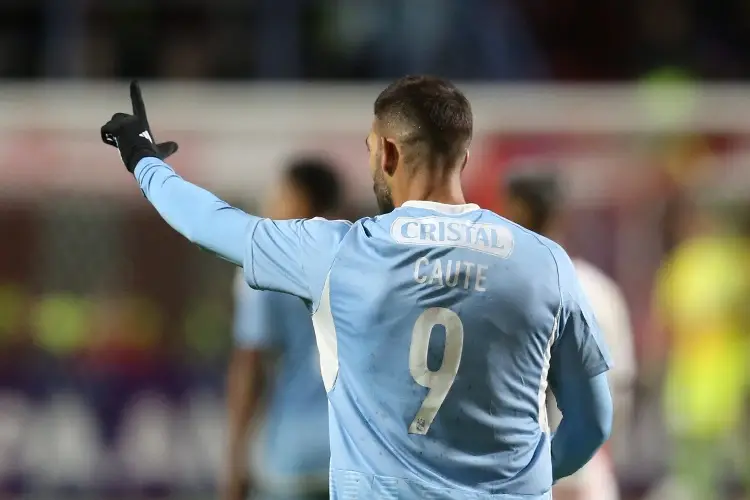 Ex delantero de Cruz Azul marca 17 goles en 7 partidos con su nuevo club 
