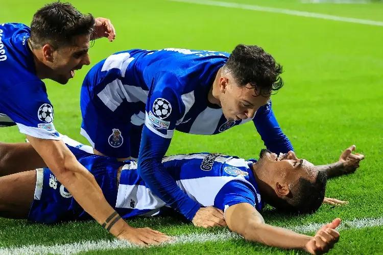 Porto remonta y se mete a semifinales de la Copa