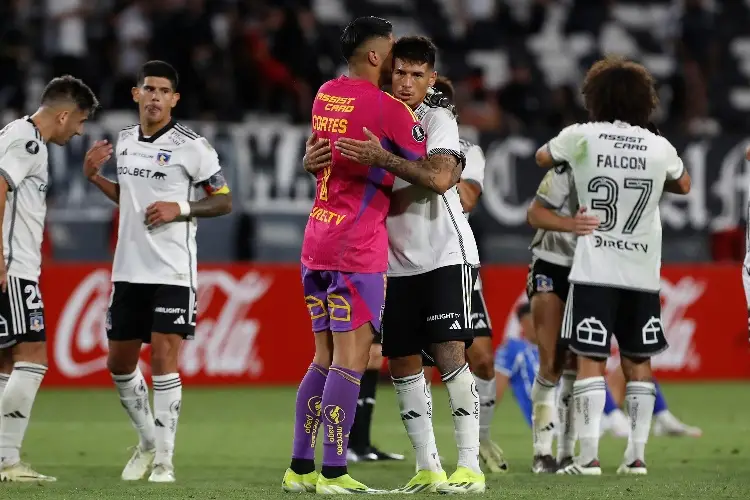 Colo Colo sufre para avanzar de ronda en la Copa Libertadores