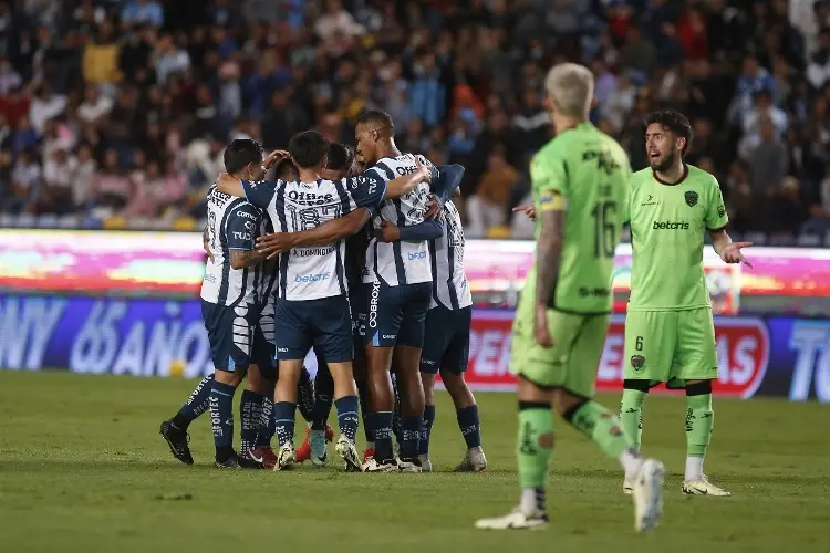 Pachuca se aprovecha de un FC Juárez que no reacciona 