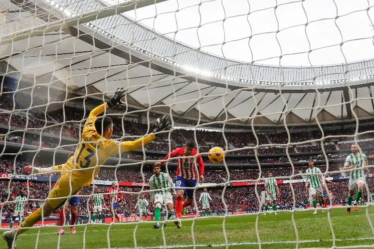 Atlético de Madrid vence al Betis con sufrimiento incluido