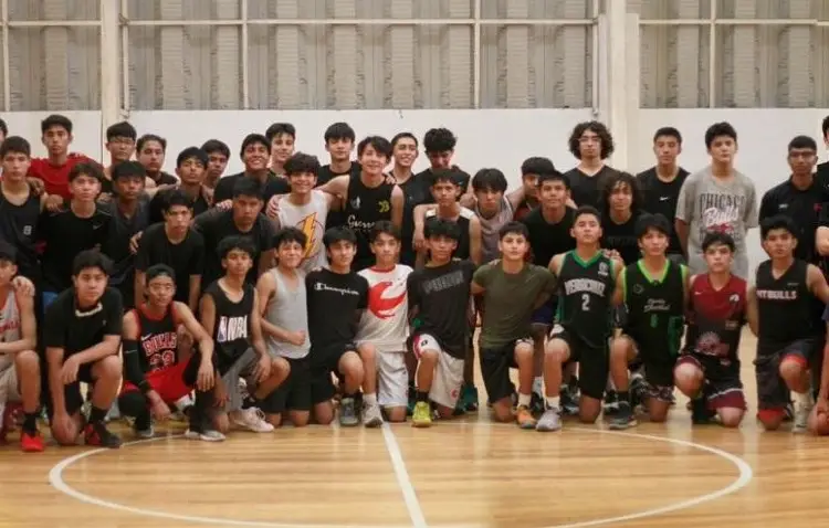 Halcones Rojos recluta 25 jugadores en try-out