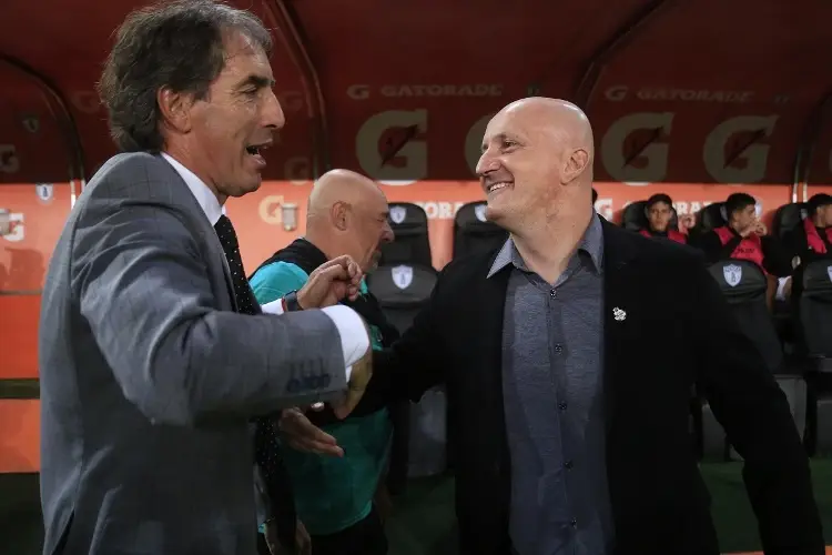 Ex DT de la Liga MX es presentado con su nuevo club, hace menos de un mes se fue de México