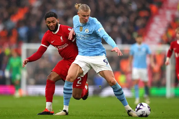 Liverpool y Manchester City empatan en un duelo crucial por el título