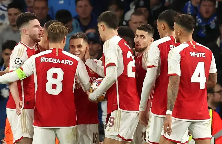 Arsenal elimina en penales al Porto 
