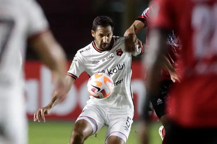 Celso Borges se retira de la selección de Costa Rica