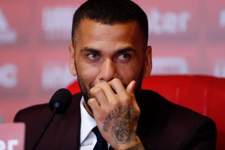 No voy a huir: Dani Alves pide salir de la cárcel, la Fiscalía niega su libertad 