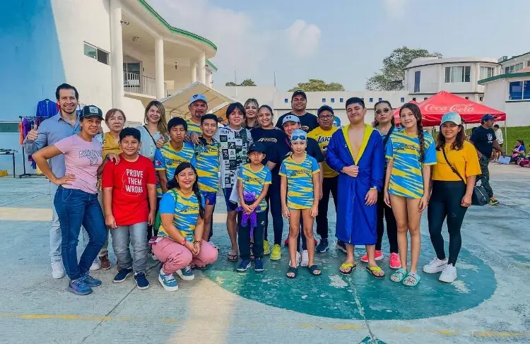 Nadadores de Acuática Triracing  brillan en Circuito Jarocho de Natación