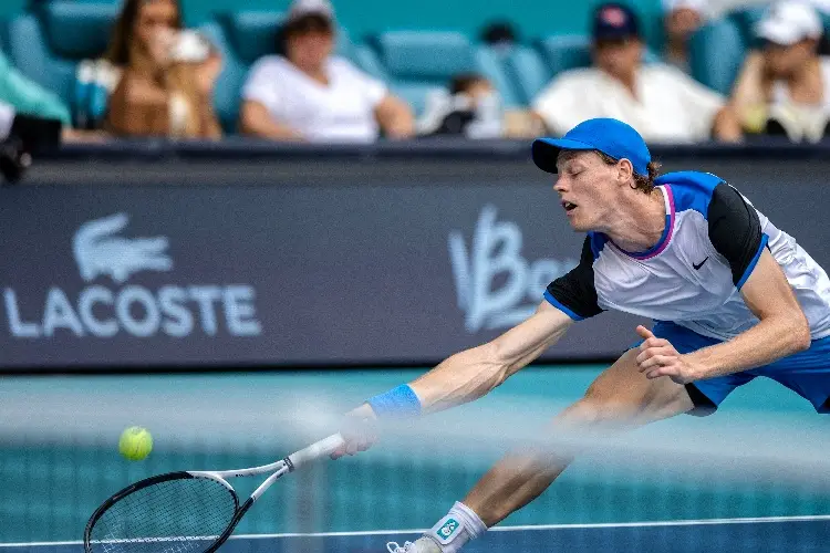 Jannik Sinner se mete a semifinales del Miami Open