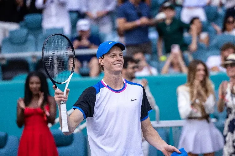 Sinner supera a Medvedev y se instala en la final del Abierto de Miami