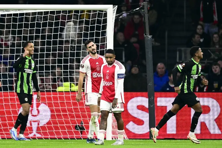 Ajax sufre un duro revés en su lucha por escalar posiciones