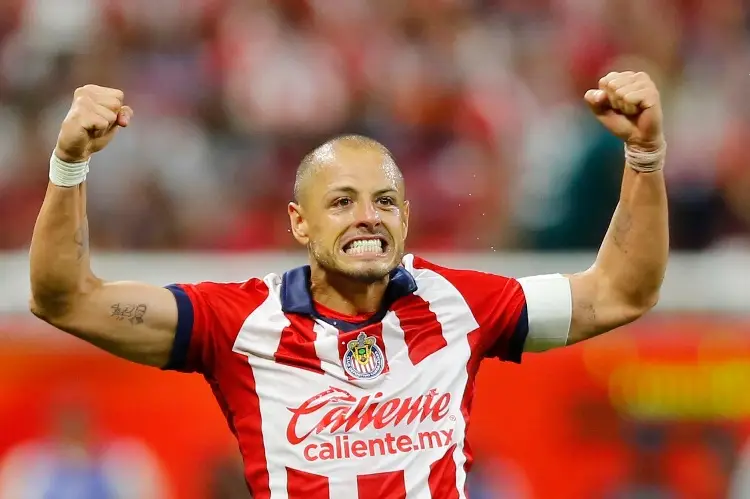 4 mil 999 días después, 'Chicharito' vuelve a marcar gol con Chivas (VIDEO)